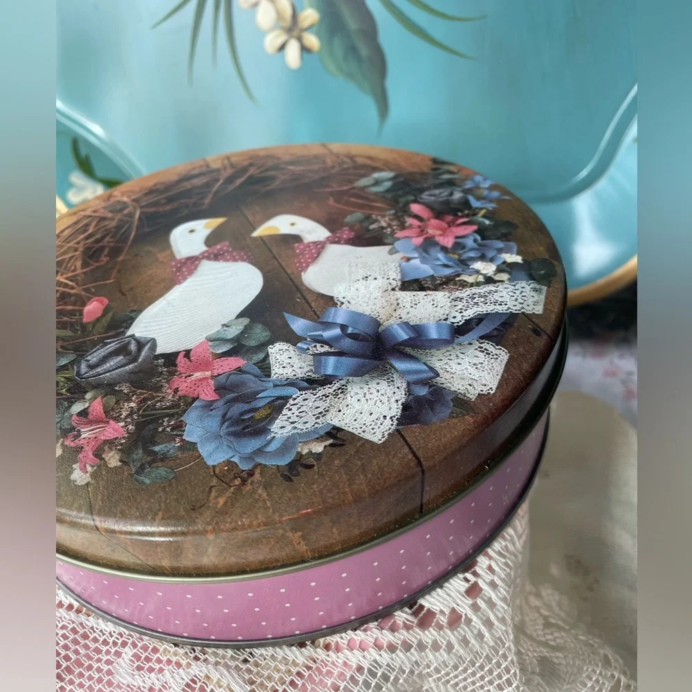 Vintage 90s Goose Print Round Tin Box Canister Farmhouse Cottagecore Grandmacore